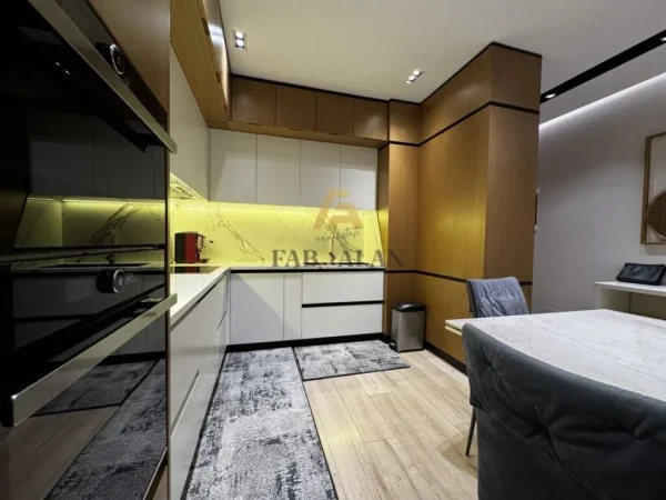 Tirane, shitet apartament 2+1+2 Kati 1, 109 m² 240.000 € (Komisariati nr.4)