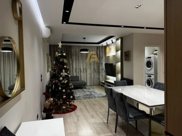 Tirane, shitet apartament 2+1+2 Kati 1, 109 m² 240.000 € (Komisariati nr.4)