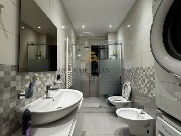 Tirane, shitet apartament 2+1+2 Kati 1, 109 m² 240.000 € (Komisariati nr.4)