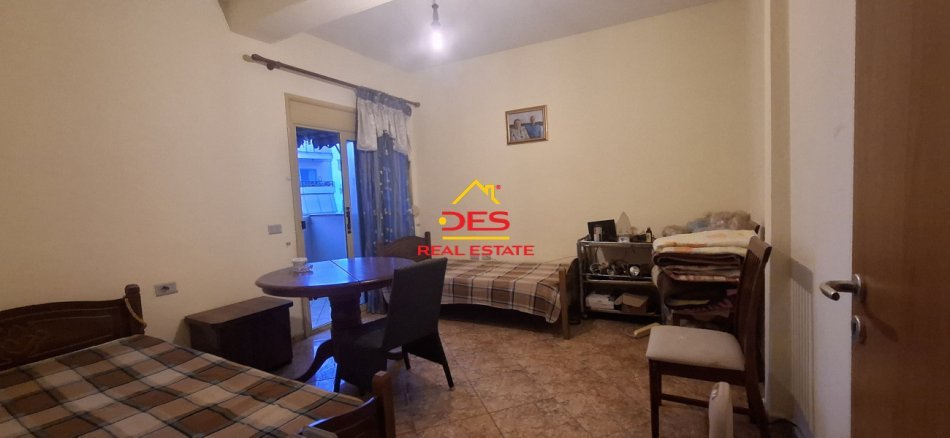 Vlore, jepet me qera apartament 2+1+Ballkon Kati 3, 450 € (Rruga Kosova)