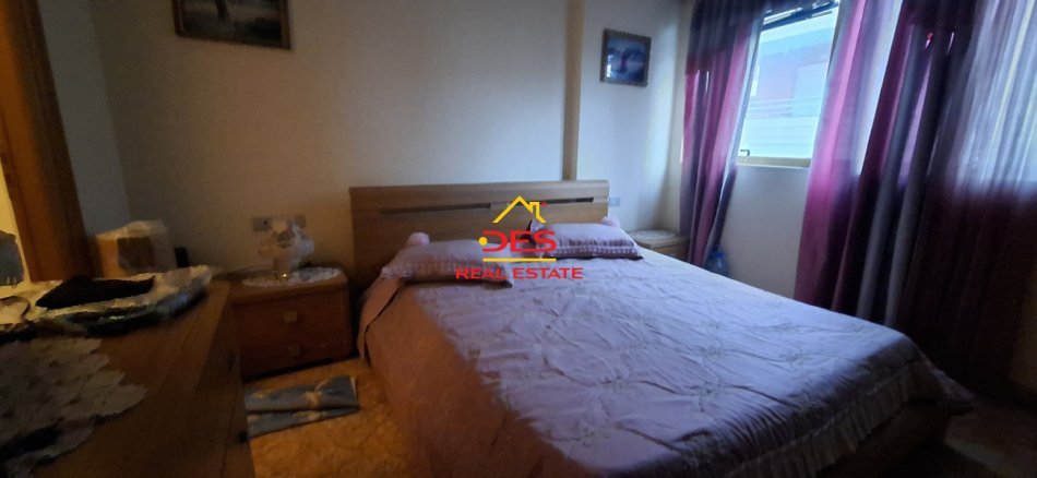 Vlore, jepet me qera apartament 2+1+Ballkon Kati 3, 450 € (Rruga Kosova)