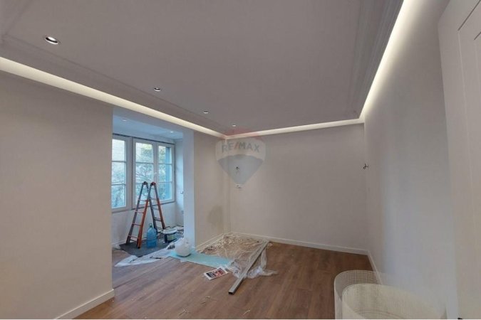 Tirane, jepet me qera zyre Kati 2, 145 m² 1.200 € (Shkolla e Baletit)