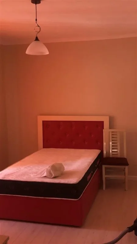 Tirane, jepet me qera apartament 2+1+Ballkon Kati 3, 70 m² 600 € (RRUGA E BARRIKADAVE)