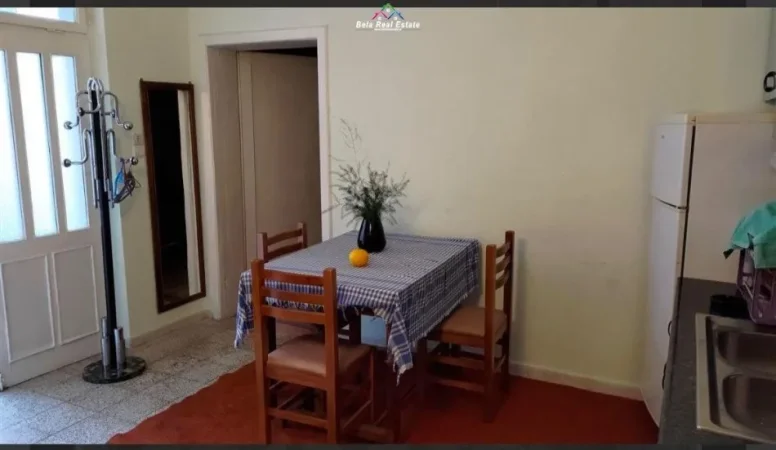 Tirane, jepet me qera Vile 2+1 Kati 1, 80 m² 600 € (mine peza)