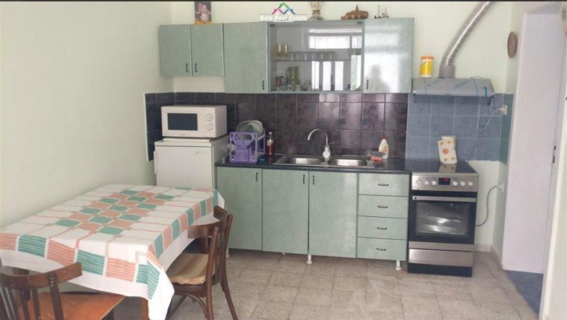 Tirane, jepet me qera Vile 2+1 Kati 1, 80 m² 600 € (mine peza)