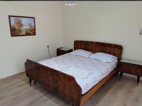 Tirane, jepet me qera Vile 2+1 Kati 1, 80 m² 600 € (mine peza)