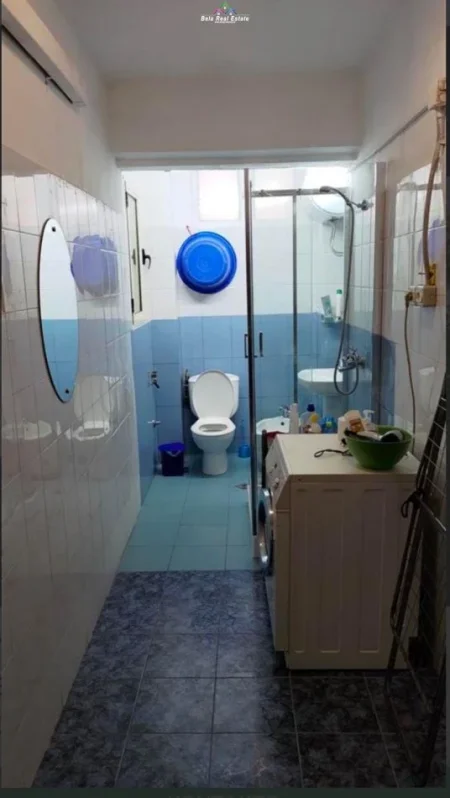 Tirane, jepet me qera Vile 2+1 Kati 1, 80 m² 600 € (mine peza)