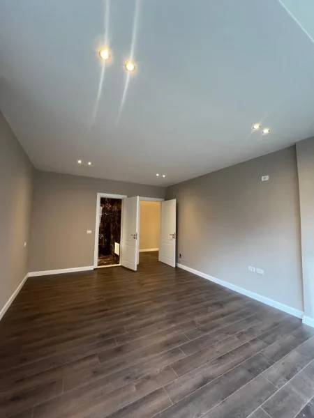 Tirane, shitet apartament 2+1+Ballkon Kati 1, 120 m² 210.000 € (Kopshti Botanik)