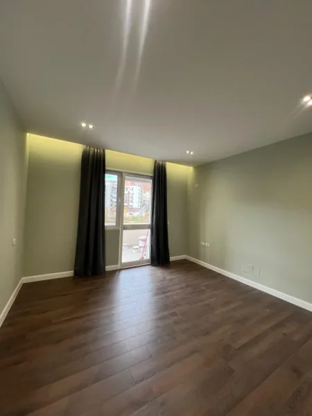 Tirane, shitet apartament 2+1+Ballkon Kati 1, 120 m² 210.000 € (Kopshti Botanik)