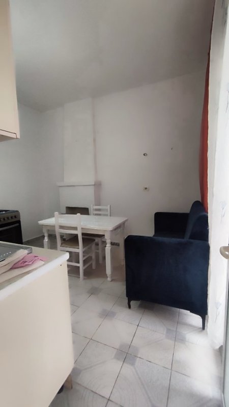 Tirane, jepet me qera apartament 1+1 Kati 1, 65 m² 350 € (Don Bosko)