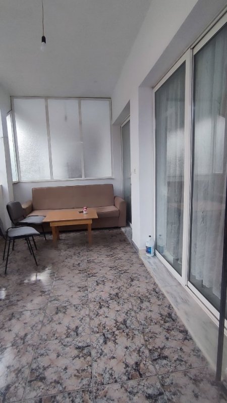 Tirane, jepet me qera apartament 1+1 Kati 1, 65 m² 350 € (Don Bosko)