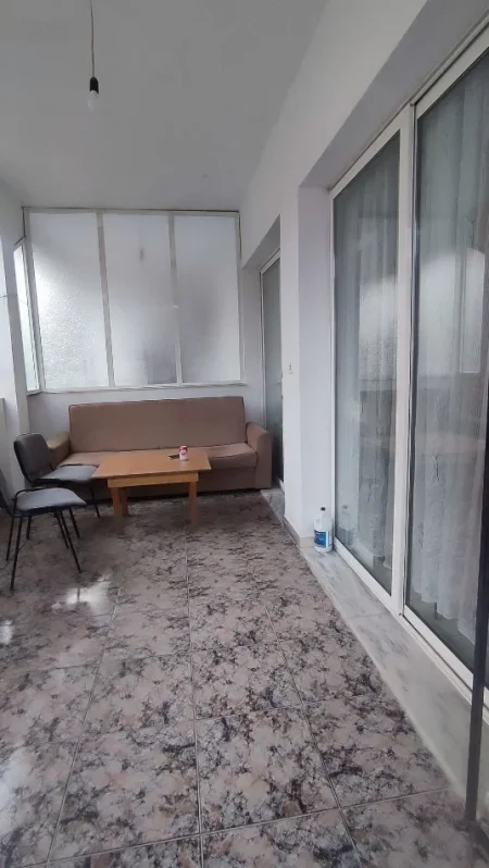 Tirane, jepet me qera apartament 1+1 Kati 1, 65 m² 350 € (Don Bosko)