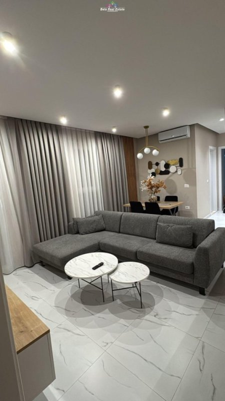 Tirane, jepet me qera apartament 2+1 Kati 7, 120 m² 800 € (DON BOSKO)