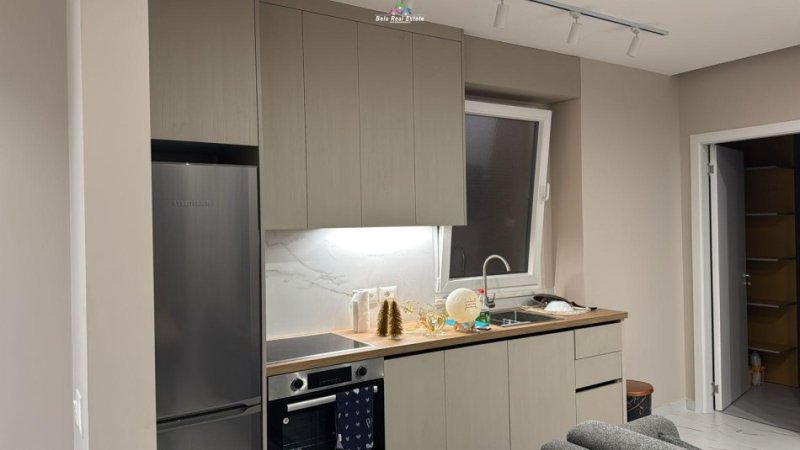 Tirane, jepet me qera apartament 2+1 Kati 7, 120 m² 800 € (DON BOSKO)