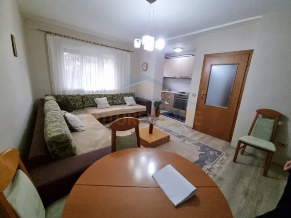 Tirane, jepet me qera apartament 1+1 Kati 0, 52 m² 380 € (Rruga Idriz Dollaku)
