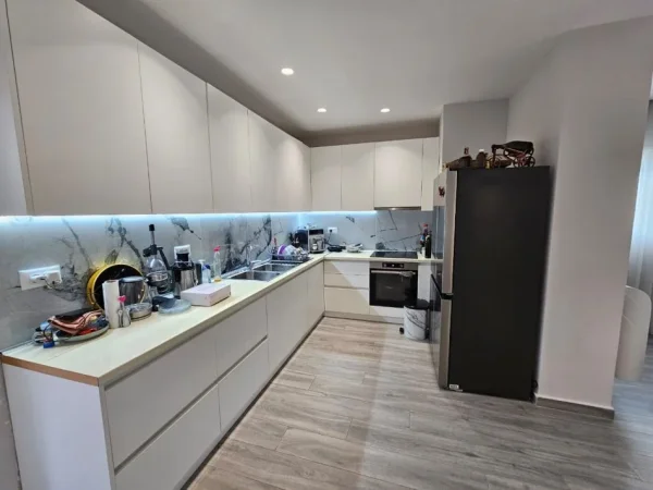 Okazion: Penthause me verande panoramike Linze, Rruga e Dajtit, i arreduar ne 2023 | Penthouse 2+1+Ballkon Kati 4, 176 m²