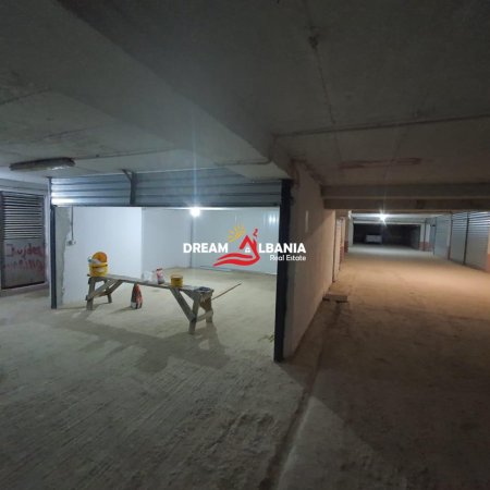 Tirane, shitet garazh Kati -1, 20 m² (Ali dem)