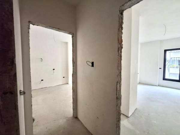 🏠 SHITET:  1+1+Mubdesi Blerje Post Parkimi 50.000 Euro Extra (📍 Rr. E Kosovareve - Vendodhje Fantastike, Ndodhet Fiks Ne Krah Te Hotel Dynasty )  248.150€****