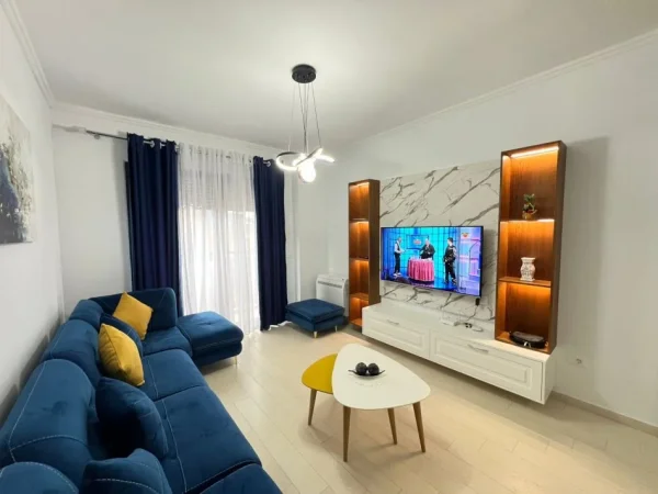 Tirane, jepet me qera apartament 2+1+Aneks+Ballkon Kati 2, 73 m² 700 € (kodra e diellit)