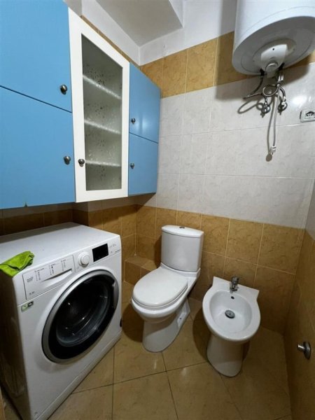 Tirane, shitet apartament 1+1+Ballkon Kati 3, 73 m² 119.999 € (Kopshti Botanik)