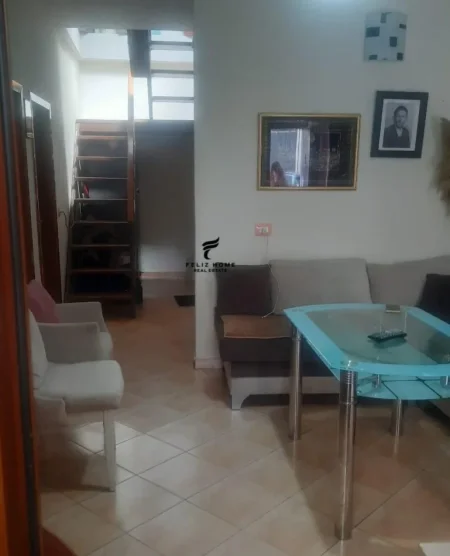 jepet me qera Vile 1 Katshe Kati 1, 100 m² 1.300 € (BULEVARDI ZOGU 1)