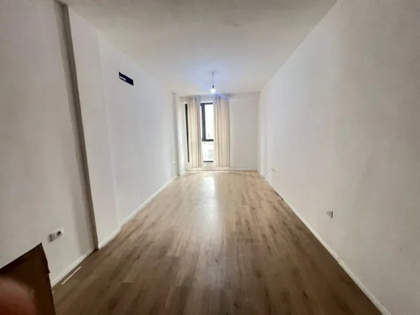 Tirane, jepet me qera apartament 1+1 Kati 2, 66 m² 400 € (fusha e aviacionit , rezidenca turdiu)