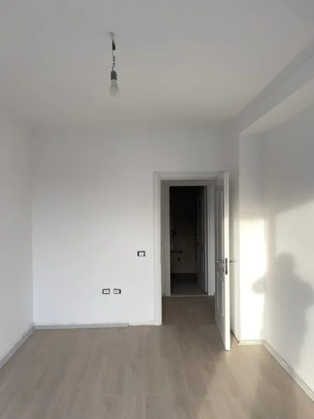Tirane, shitet apartament 1+1 Kati 4, 98 m² 148.500 € (ASTIR)