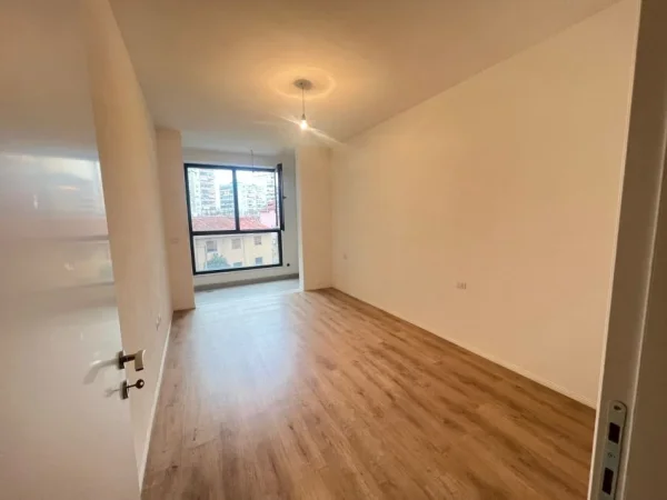 Tirane, jepet me qera zyre Kati 2, 66 m² 400 € (fusha e aviacionit , rezidenca turdiu)