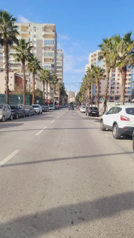 Durres, jepet me qera ambjent biznesi Kati 0, 470 m² 5.000 €