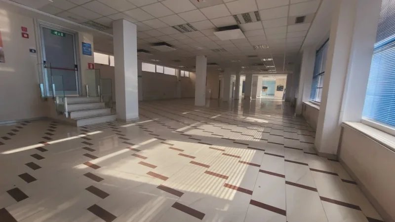 Durres, jepet me qera ambjent biznesi Kati 0, 470 m² 5.000 €