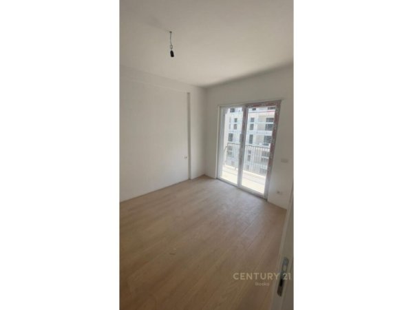 Tirane, shes apartament 1+1+Ballkon Kati 6, 54 m² 65.000 € (Univers City, Qendra Tregtare QTU)