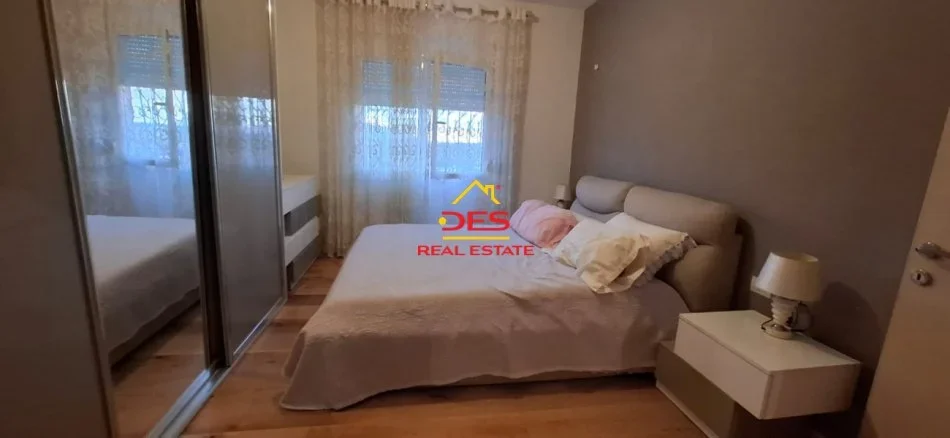 Vlore, shitet apartament 2+1+Ballkon Kati 9, 180.000 € (Rruga Kosova)