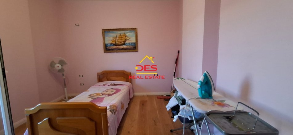 Vlore, shitet apartament 2+1+Ballkon Kati 9, 180.000 € (Rruga Kosova)