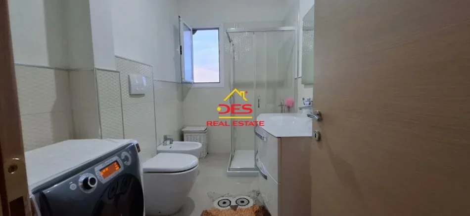Vlore, shitet apartament 2+1+Ballkon Kati 9, 180.000 € (Rruga Kosova)