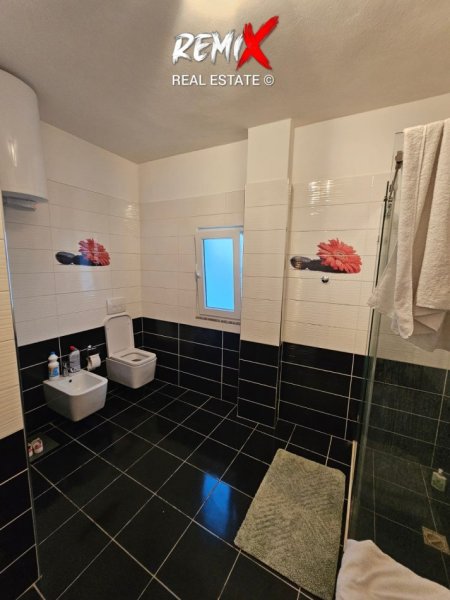 Shkembi Kavajes, shitet apartament 3+1+Aneks+Ballkon Kati 5, 160 m² 170.000 € 