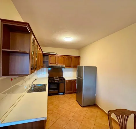 Durres, jepet me qera apartament 2+1+Ballkon Kati 5, 110 m² 350 € 