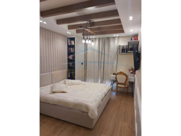 Tirane, jepet me qera apartament 2+1 Kati 9, 90 m² 720 € (Don Bosko)