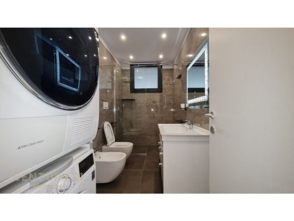 Tirane, jepet me qera apartament 2+1+Aneks+Ballkon Kati 0, 115 m² 1.700 € (Qendra Tregtare TEG)