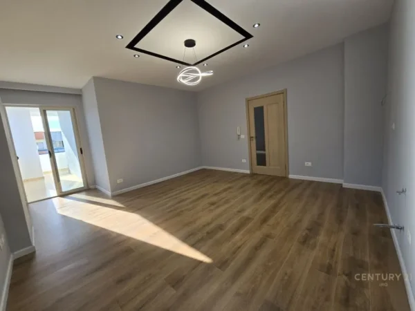 Tirane, shitet apartament 2+1+Aneks+Ballkon Kati 8, 99 m² 108.000 € (Kthesa e Kamzes)