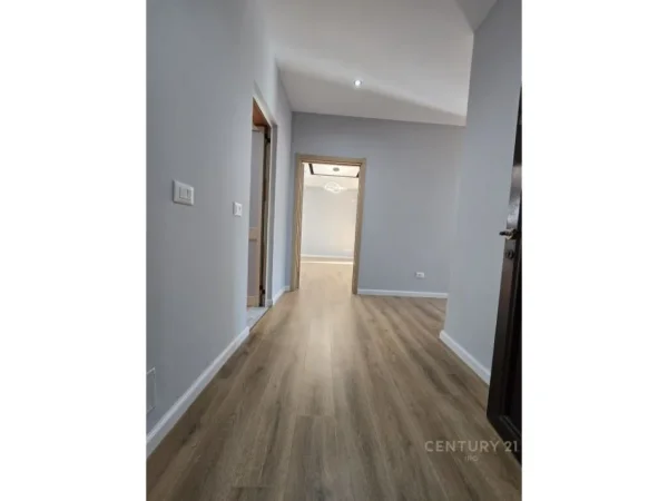 Tirane, shitet apartament 2+1+Aneks+Ballkon Kati 8, 99 m² 108.000 € (Kthesa e Kamzes)