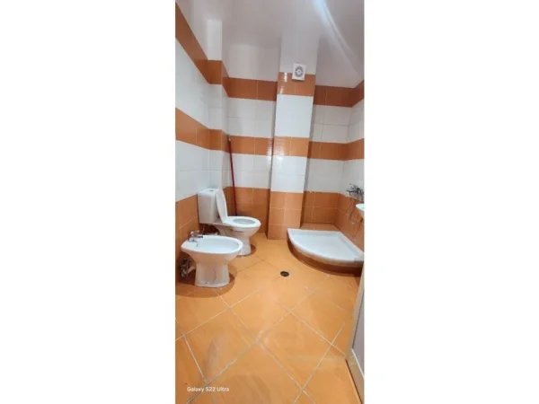 Tirane, shitet apartament 2+1+Aneks+Ballkon Kati 8, 99 m² 108.000 € (Kthesa e Kamzes)