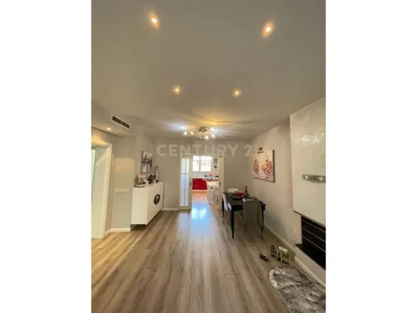 Tirane, shitet apartament 3+1+Ballkon Kati 5, 180 m² 320.000 € (Neom104887)