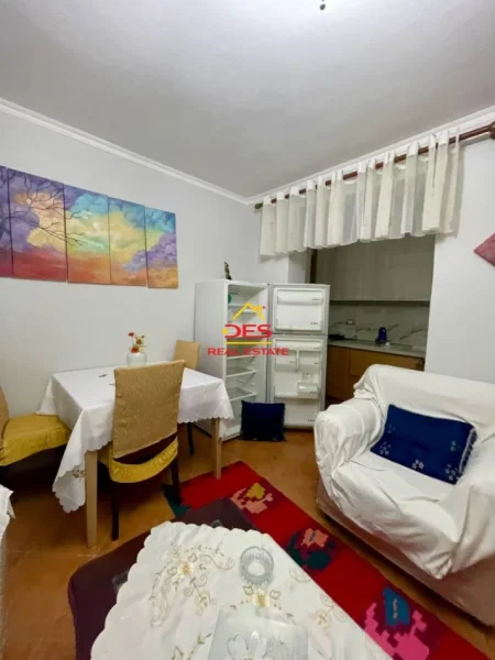 Vlore, shitet apartament 2+1+Ballkon Kati 4, 70 m² 83.000 € (Rruga Enver Jaho)