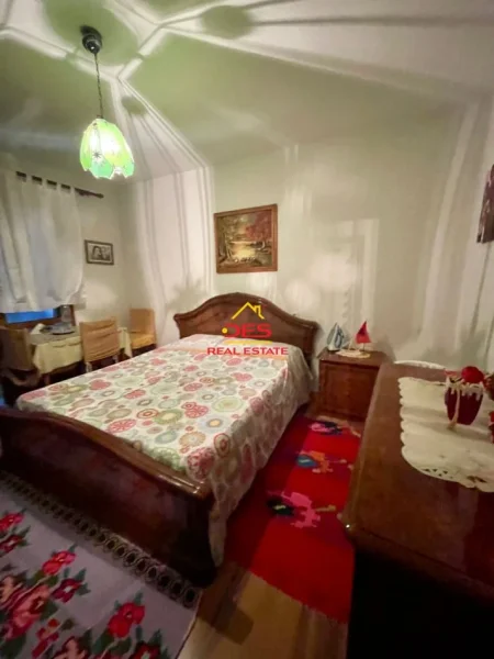 Vlore, shitet apartament 2+1+Ballkon Kati 4, 70 m² 83.000 € (Rruga Enver Jaho)