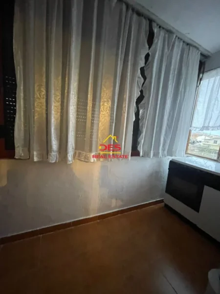 Vlore, shitet apartament 2+1+Ballkon Kati 4, 70 m² 83.000 € (Rruga Enver Jaho)
