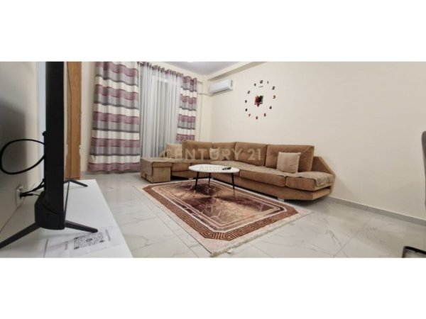 Tirane, jepet me qera apartament 1+1 Kati 3, 65 m² 450 € (RRUGA E KAVAJES)