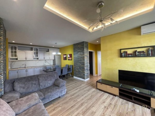 Tirane, jepet me qera apartament 3+1+Ballkon Kati 10, 145 m² 950 € (RRUGA E KOSOVAREVE)