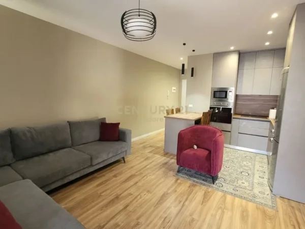Tirane, jepet me qera apartament 2+1 Kati 5, 94 m² 800 € (rruga don bosko)