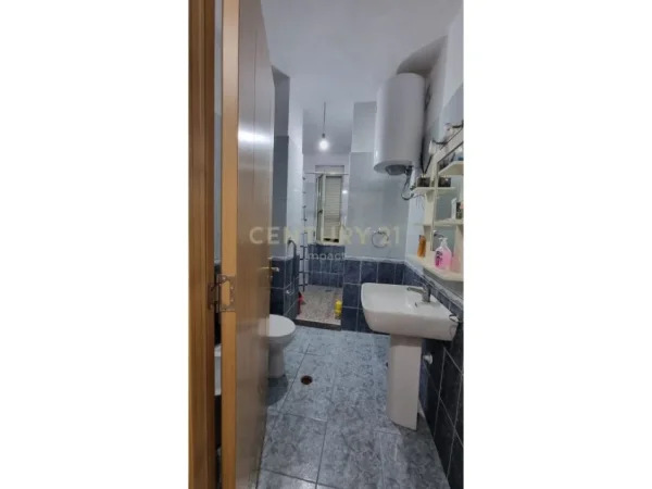 Tirane, shes apartament 2+1 Kati 8, 93 m² 124.000 € (astir)