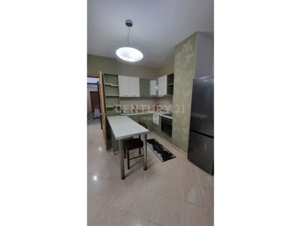 Tirane, shes apartament 2+1 Kati 8, 93 m² 124.000 € (astir)